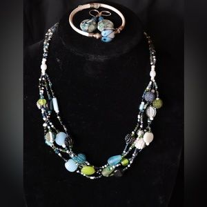 Excellent Used Condition Unbranded “Beach” Set